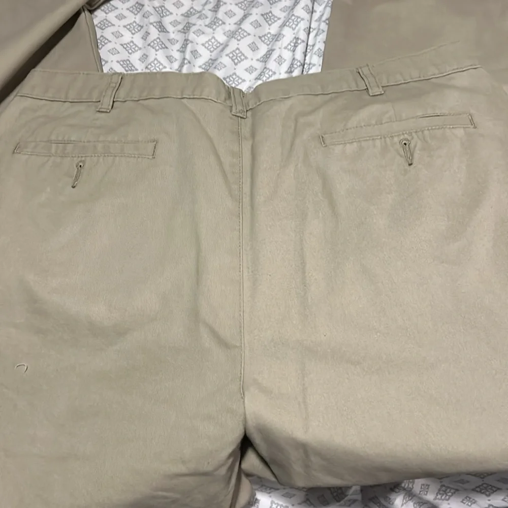 George Flat Front Khaki Pants - 36 x 34 - Picture 4 of 4